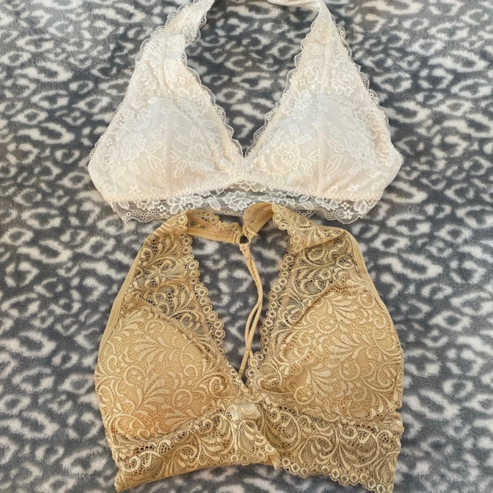 A set of two bralette😁
